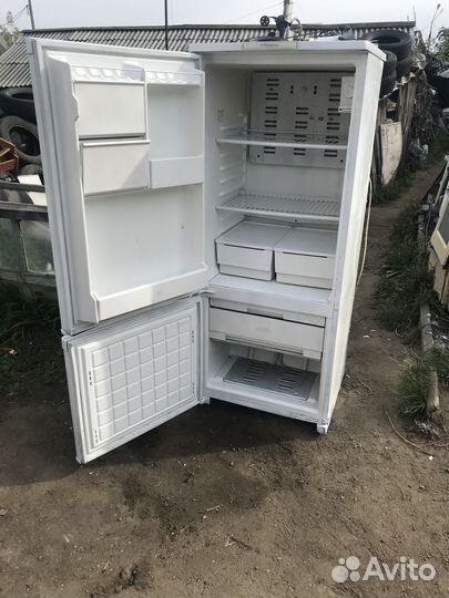 Холодильник Бирюса