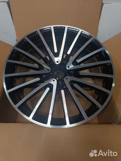 Диски R22 на Mercedes GLS X166 (оригинал)