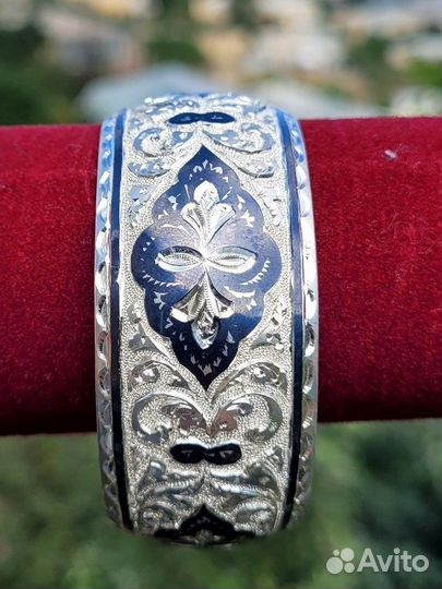 Серебряные браслеты