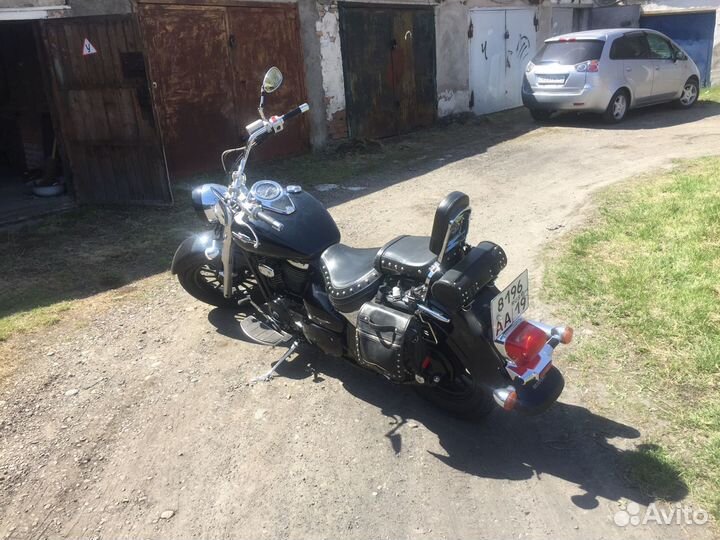 Suzuki Intruder 400