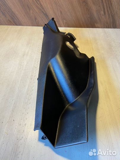 Обшивка стойки задняя левая Toyota Corolla 180