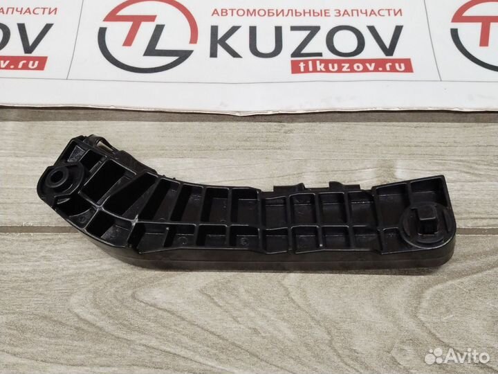 Кронштейн бампера Camry 40 правый New