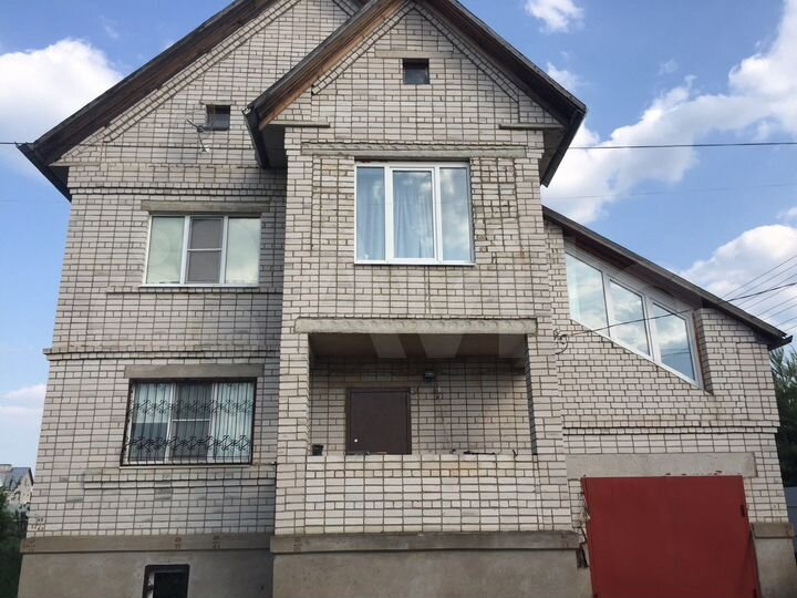 Коттедж 400 м² на участке 11 сот.