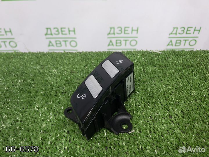 Кнопка центрального замка Mercedes S500/550 W221