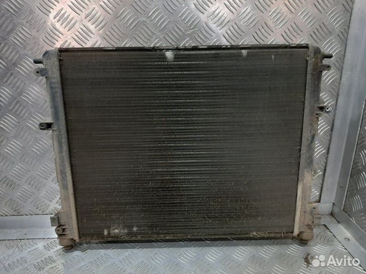 Радиатор охлаждения двигателя Renault Logan