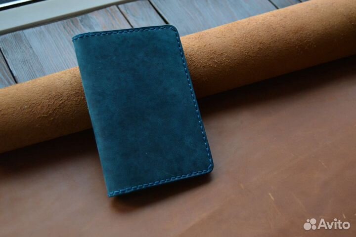 Обложка на паспорт из кожи ручной работы