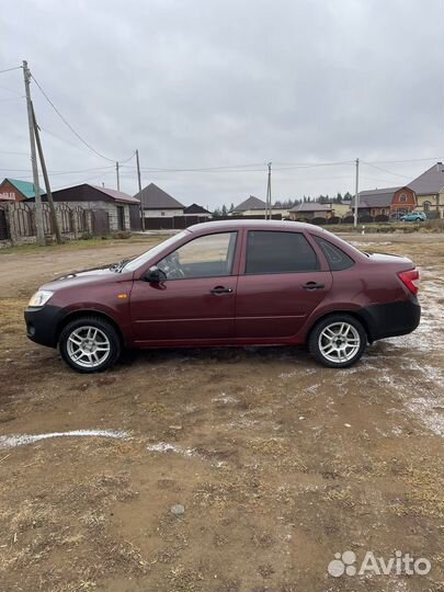 LADA Granta 1.6 МТ, 2012, 211 200 км