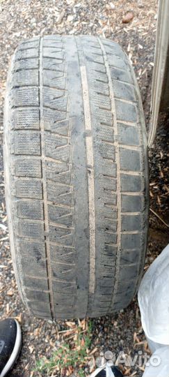 Bridgestone Blizzak Revo GZ 215/55 R17