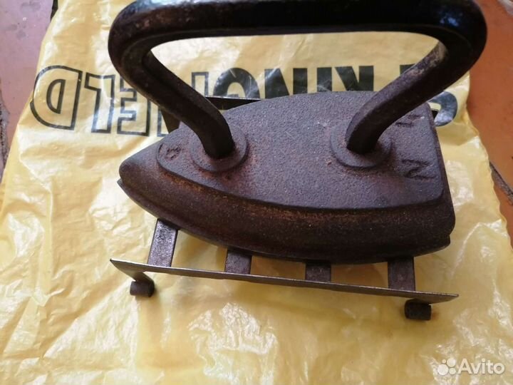 Утюг чугунный старинный 2 штуки