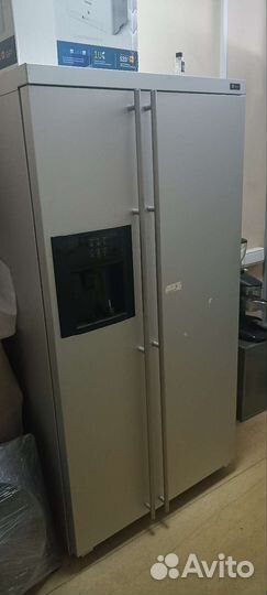 Холодильник Maytag