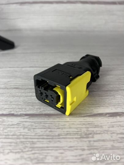 Разьем трехконтактный renault MB