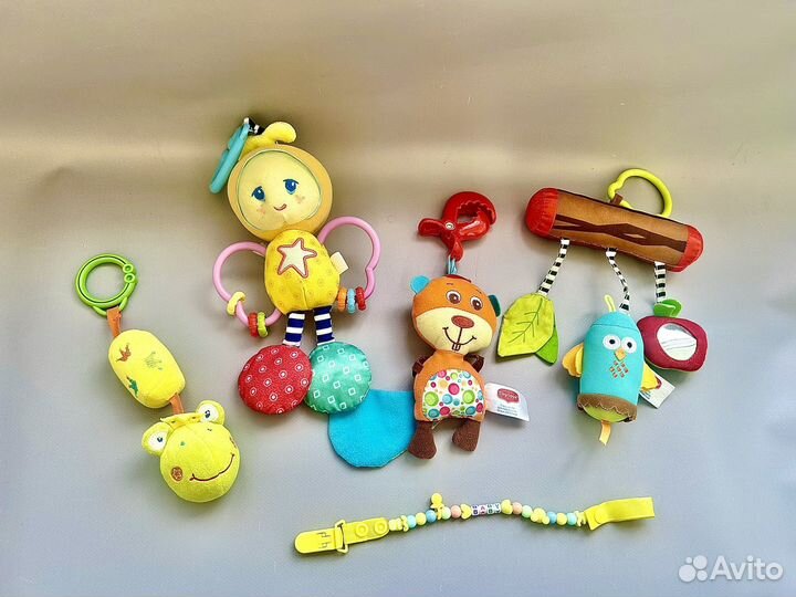Подвесные игрушки погремушки пакетом до года