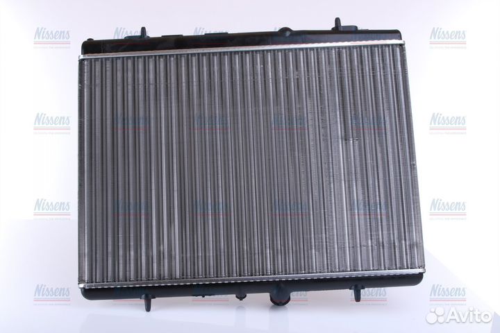 Радиатор охлаждения nissens 63689A