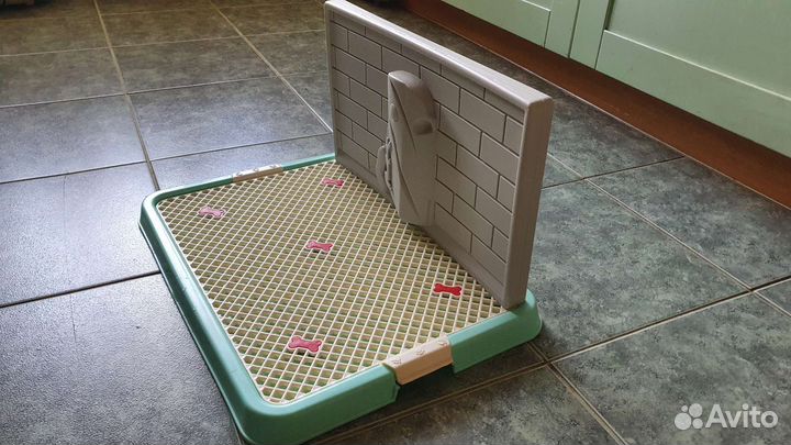 Туалет для собак со стенкой V.I.Pet