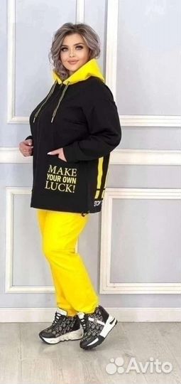 Спортивный костюм женский