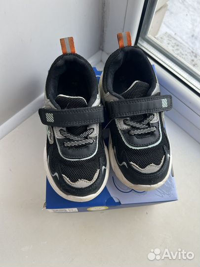 Светящиеся кроссовки tomb 26