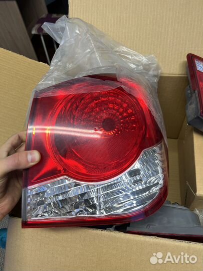 Продаю задние фары от Chevrolet Cruze