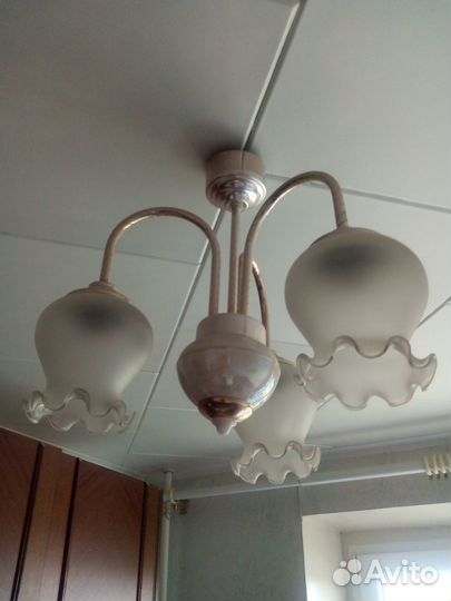 Люстры и светильники бу
