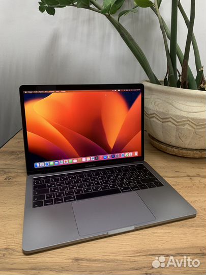 MacBook pro 13 2017 i5 16gb 251gb