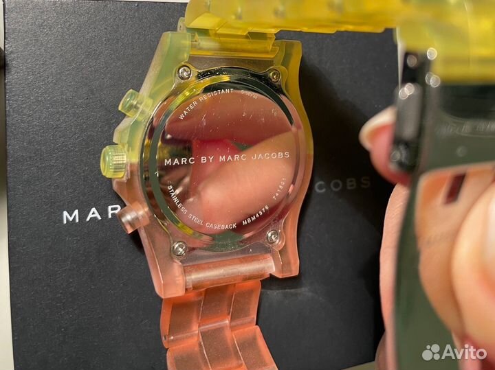 Часы marc jacobs в виде смайла