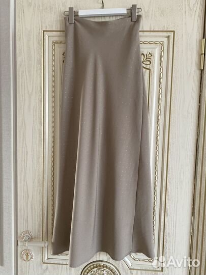 Юбка бежевая 42