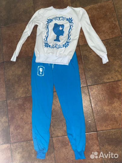 Спортивный костюм женский