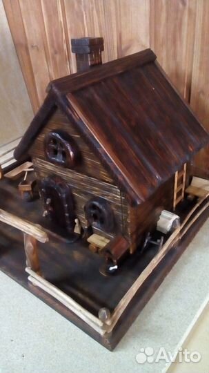 Декоративный деревенский домик