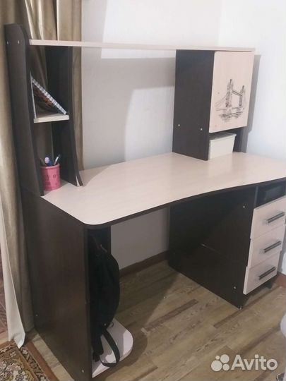 Компьютерный стол