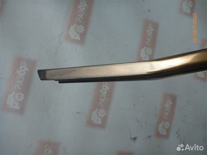 Молдинг стекла Mercedes-Benz 190 W201 M102E20 1991