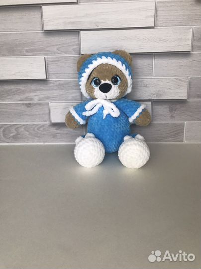 Мишка вязанный из плюшевой пряжи