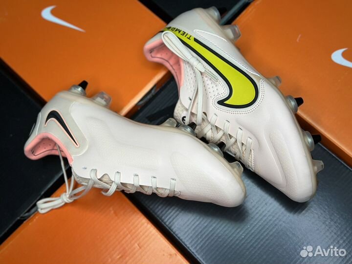 Футбольные бутсы железки Nike Tiempo Legend 9
