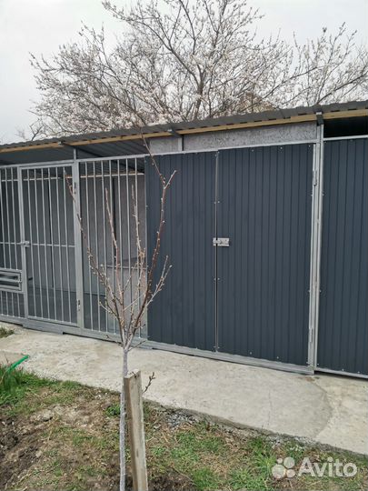 Вольер хозблок душ и санузел бытовка