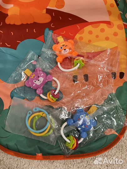 Развивающий коврик с пианино