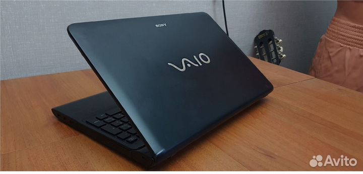 Sony Vaio 4-Ядра, 8-Оперативки, Radeon 1-Гигабайт