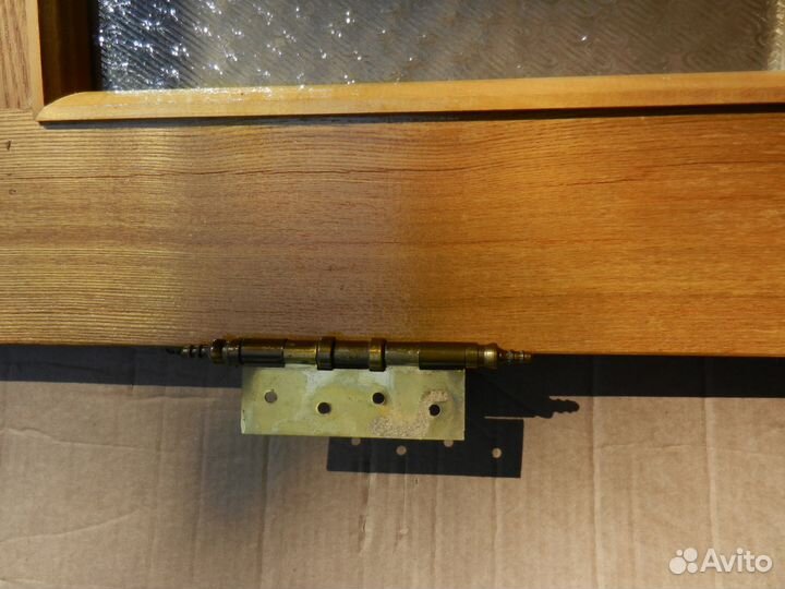 Двери деревянные, лакированные, б/у