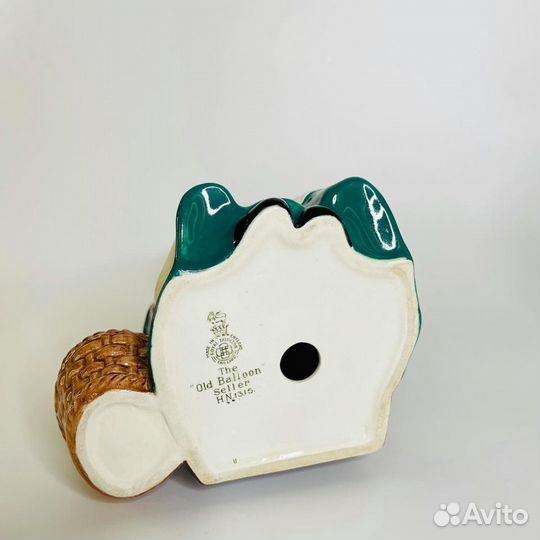 Бабушка с шарами статуэтка Royal Doulton