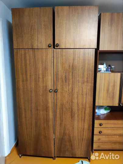 Шкаф