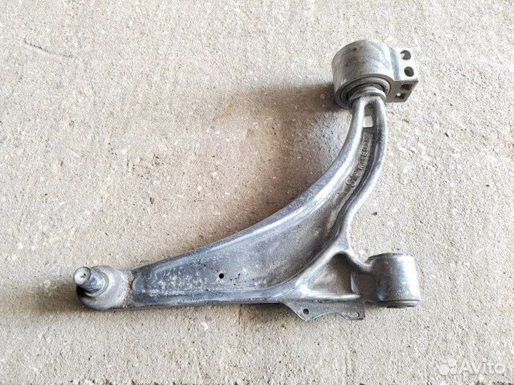 Рычаг подвески передний правый Opel Astra J A16XER