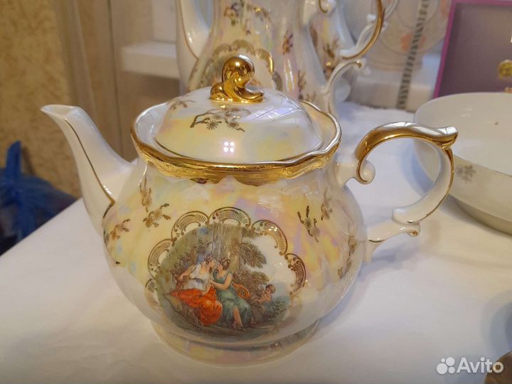 Мадонна чайник,кофейник,сахарница,сливочник