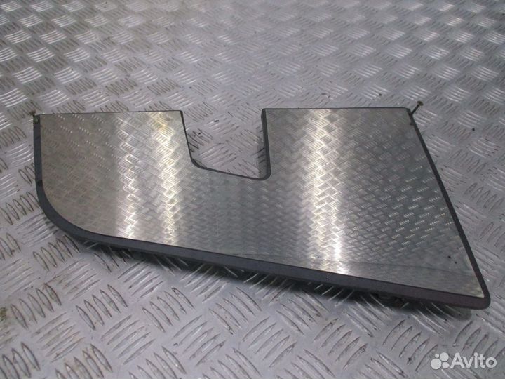 Крышка решетки радиатора левая Volvo 82062209