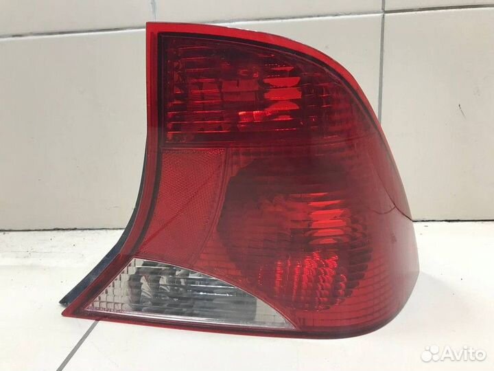 Фонарь задний правый Ford Focus