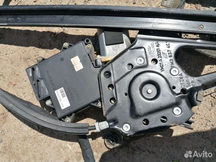 Стеклоподъёмник передний правый Фольксваген Шаран