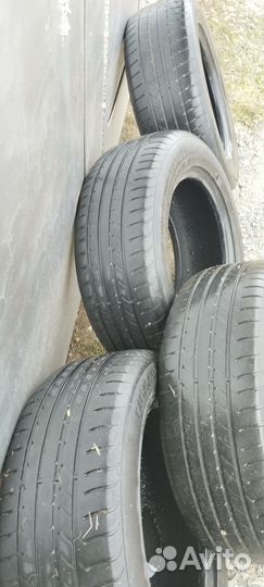 Goodyear EfficientGrip 215/60 R16