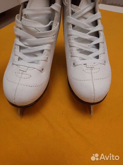 Коньки фигурные для девочки