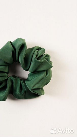 Резинка из натурального шёлка в подарочной коробке