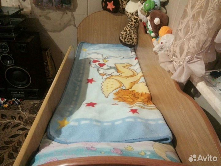 Кровать с матрасом