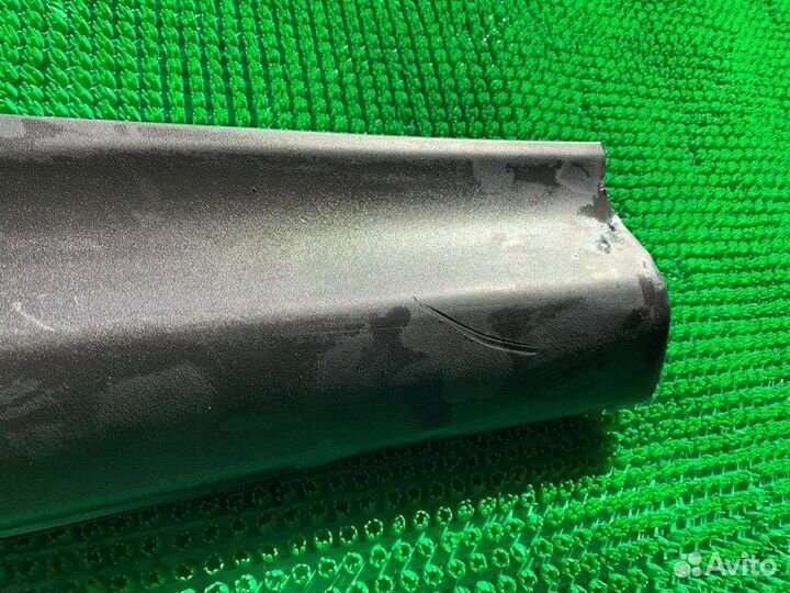 Молдинг двери прав. зад. Toyota RAV4