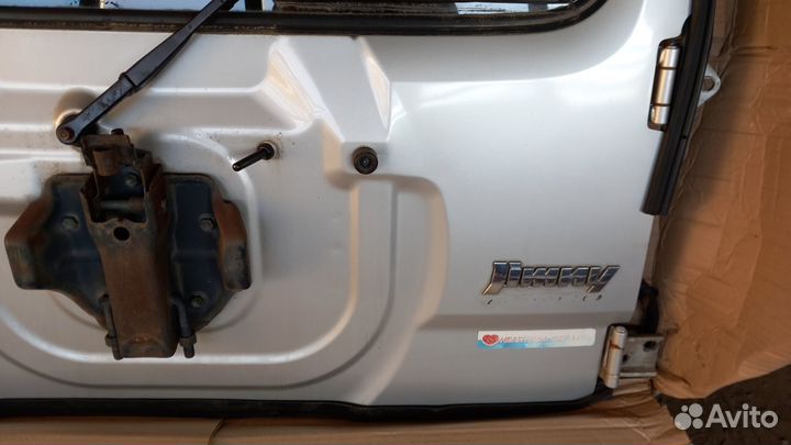 Suzuki Jimny задняя дверь багажника 1998-2018