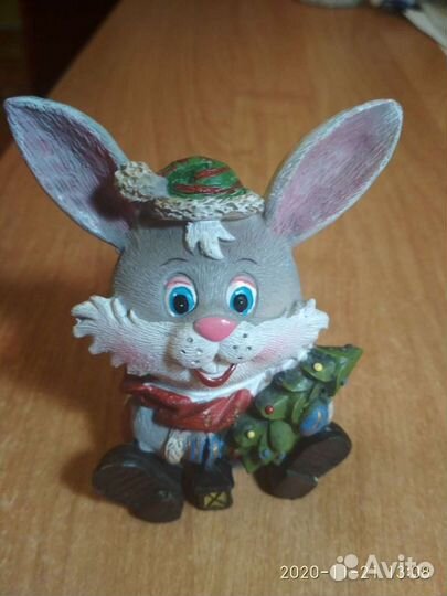 Статуэтки разные