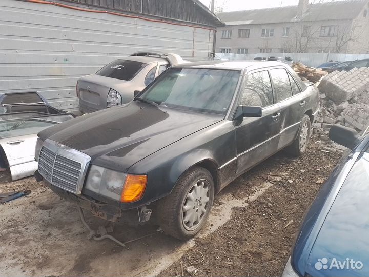 Щиток приборов Мерседес E230 W124